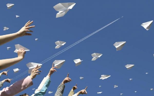Campeonato Mundial de aviões de papel tem etapa classificatória em Cuiabá