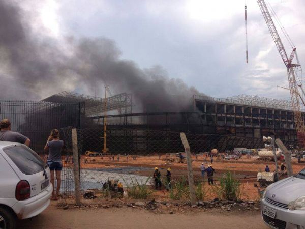 Arena Pantanal pega fogo e Bombeiros so acionados;  acompanhe e confira fotos 