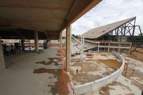 Sob crise, Santa Brbara  afastada da construo da Arena Pantanal
