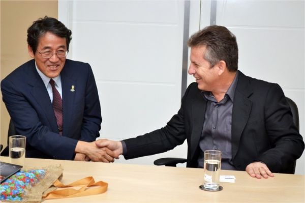 Em reunio com embaixador japons, Mauro Mendes garante 'boa estadia'