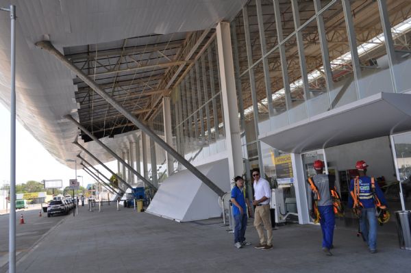 Aps forro desabar, Secopa aciona empresa para corrigir falhas em obras do Aeroporto