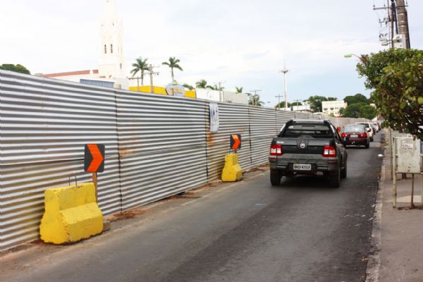 Obras do VLT na avenida Prainha: via permanente no ficar pronto a tempo do Mundial e obras podem ser paralisadas temporariamente