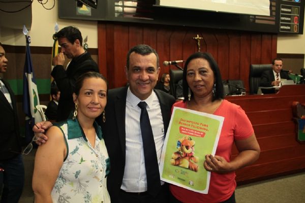 Suely Levina e Flvia Cristina na visita  Cmara Municipal, falaram da preocupao com a Copa
