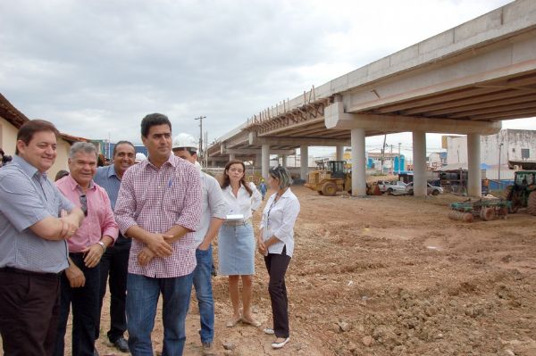 Deputados da CIUT em visita s obras do viaduto Dom Orlando Chaves na manh desta tera-feira