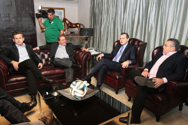 Reunio de Silval com prefeitos para tratar de Copa gera dvidas