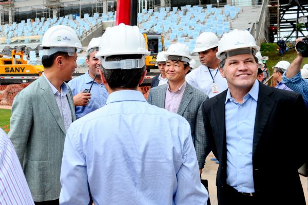 O governador Silval Barbosa recebeu comitiva coreana na manh desta quarta-feira na Arena Pantanal