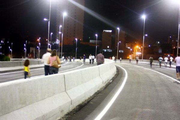 Inaugurao do viaduto do Despraiado na noite de segunda-feira foi o fato da semana em Cuiab