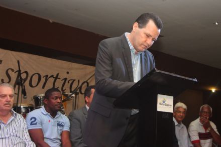Governador diz que Cuiabá será canteiro de obras em 2012 para Copa