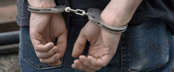 Policial militar aposentado é preso acusado de abusar de oito adolescentes trocando dinheiro e comida por sexo