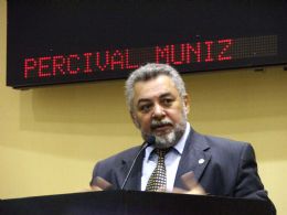 AL é 'mero' órgão auxiliar do governo, critica Muniz