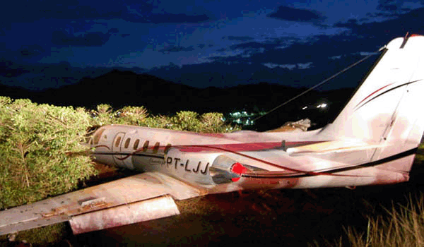 Avião de Eduardo Costa sofre acidente em Manhuaçu, na Zona da Mata