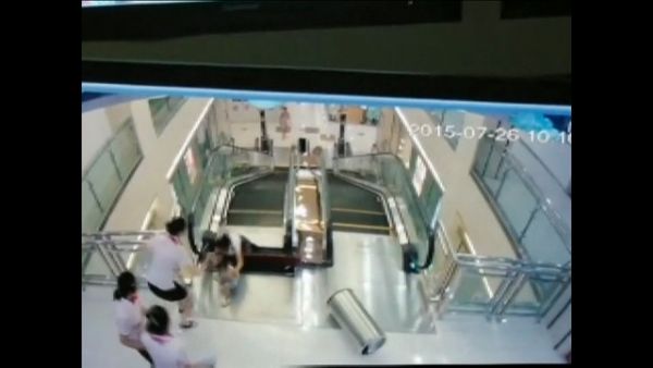 Shopping sabia de problema em escada rolante que matou chinesa