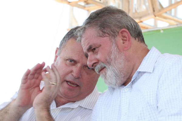 Lula tenta convencer Blairo Maggi a assumir candidatura ao governo de Mato Grosso, em viagem a Cuba