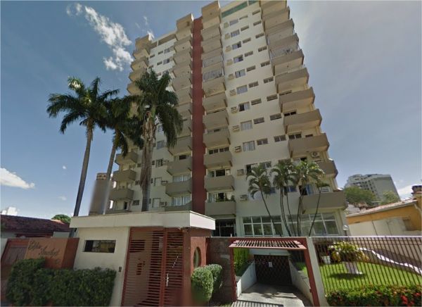 Mulher morre aps cair do 5 andar de prdio no bairro Goiabeiras
