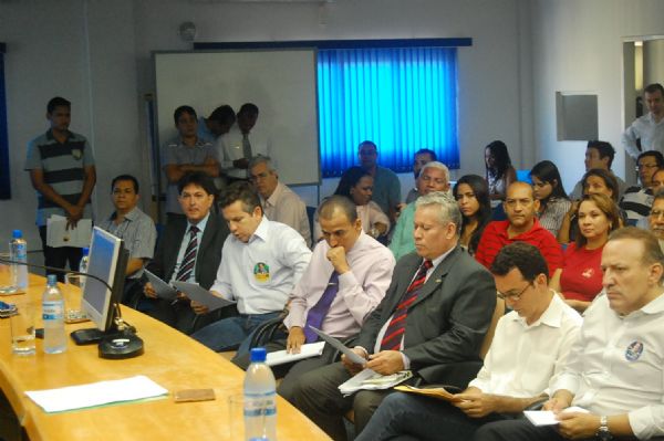 Pela primeira vez nesta campanha candidatos se encontram em público para falar da gestão de Cuiabá