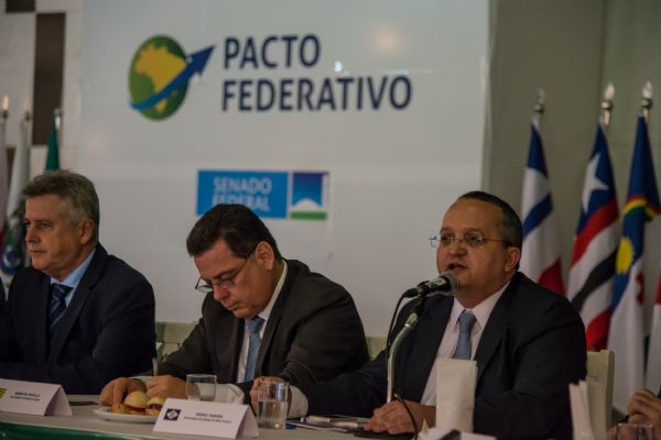 Taques lidera governadores contra governo Dilma, cobra mudanças e alega que Pacto Federativo não é submissão