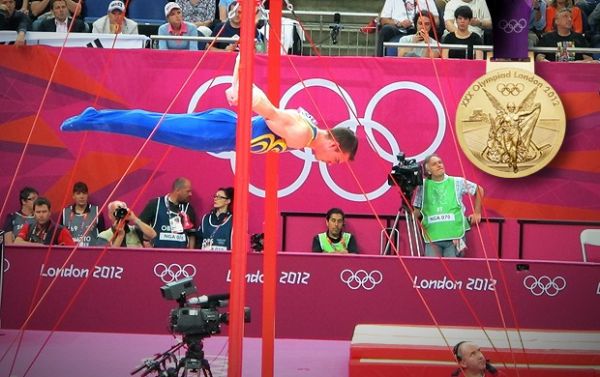 Arthur Zanetti conquista a medalha de ouro nas argolas nos Jogos de Londres