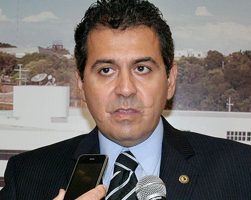 Deputado do PMDB aponta crise no governo Silval e que parlamento está para explodir