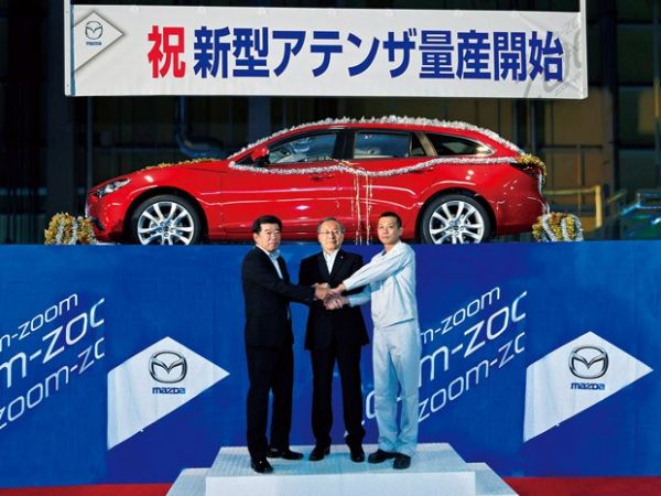 Versão perua aparece na inauguração da linha do novo Mazda6