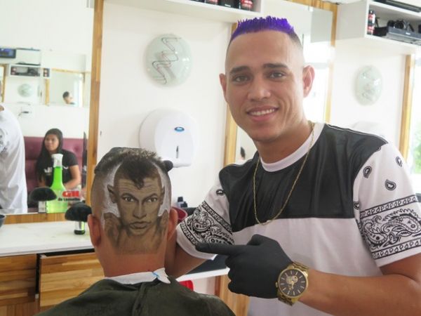 Nariko fez retrato de Neymar no cabelo de cliente