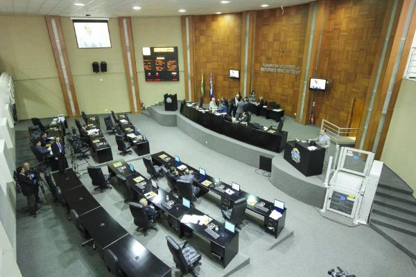 Assembleia aprova LDO 2016 em primeira votação, com 76 emendas