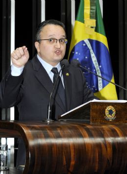 Pedro Taques é escolhido relator da CCJ no processo contra Demóstenes