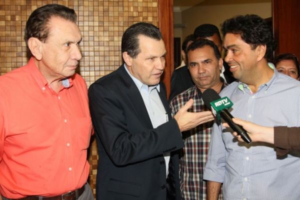 Silval anuncia Totó como candidato do PMDB em Cuiabá