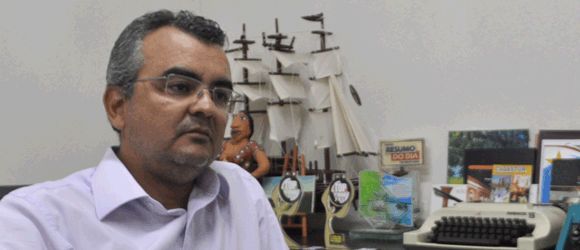 Defesa diz que ação sobre registro de ata não afeta mandato de Taques, mas arranha sua imagem