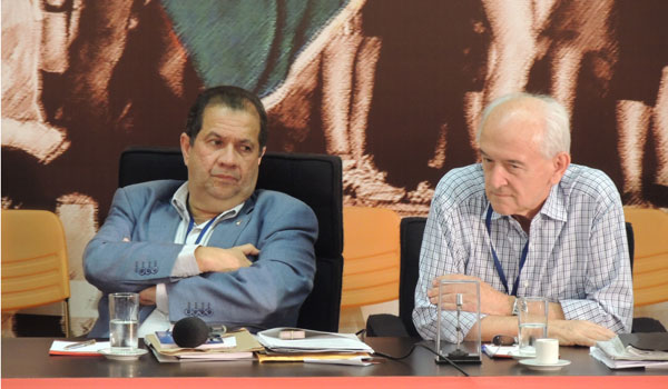 O presidente nacional do PDT, Carlos Lupi ( esq), e o ministro do Trabalho, Manoel Dias
