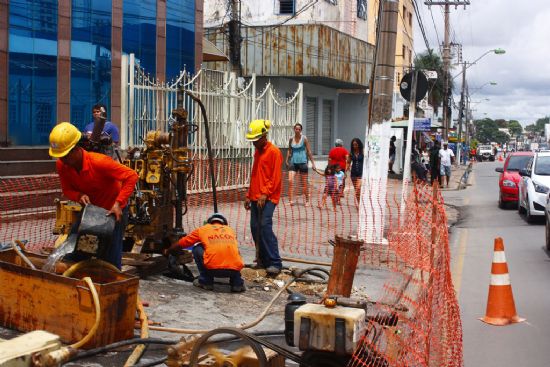 Incio das obras do VLT na avenida Prainha 26.03.13