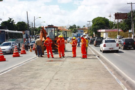 Incio das obras do VLT na avenida Prainha 26.03.13