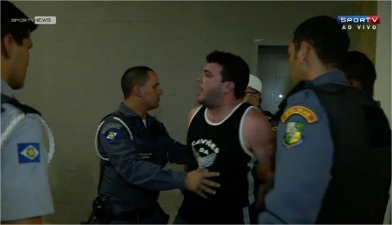 Membro da Gavies da Fiel  detido aps tentar invadir vestirio do Corinthians na Arena Pantanal
