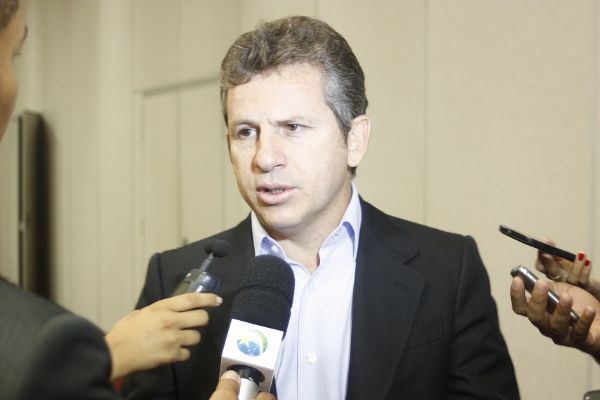 Sistema de nibus ter que melhorar para conexo com o VLT, avisa Mauro Mendes
