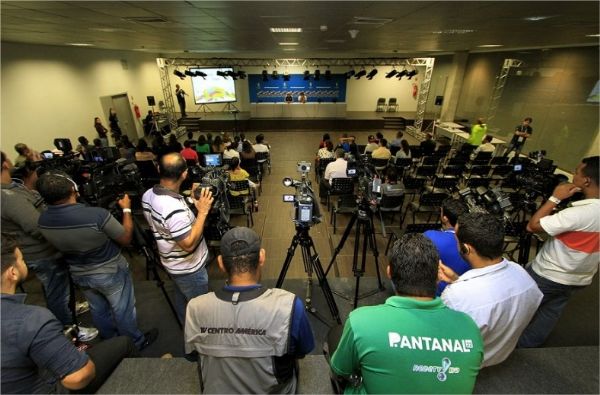 Sala de coletiva de imprensa na Arena Pantanal esteve recheada de jornalistas nacionais e internacionais