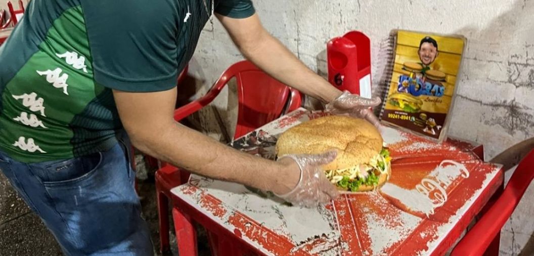 Cuiabano cria baguncinha gigante em com mais de 2kg e prmio de R$ 100 para quem comer sozinho