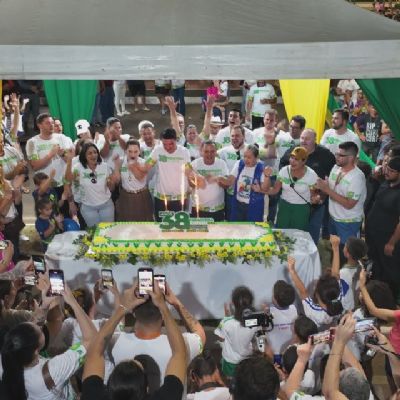Prefeito Leonardo Bortolin e vice Ademir Goes celebram os 38 anos de Primavera com desfile e shows nacionais