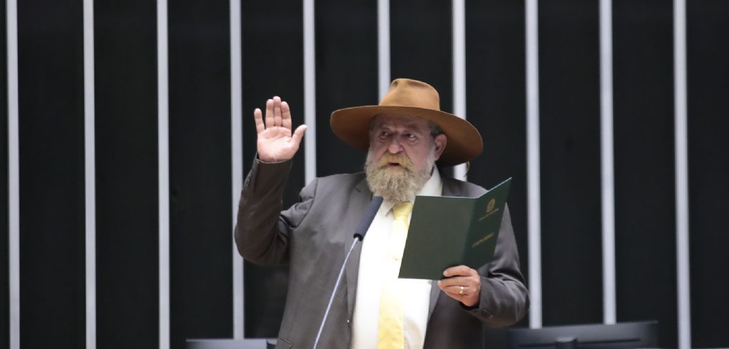 Nelson Barbudo  empossado na Cmara e promete ser 'fiscalizador ferrenho' do governo Lula