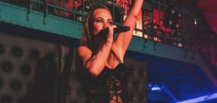 Cantora Evi Goffin, do grupo Lasgo, abre temporada de shows internacionais em Cuiab