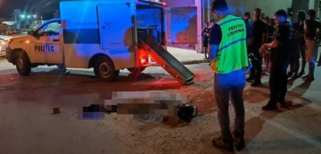 Serralheiro morre ao bater em moto pilotada por jovem sem CNH na capital