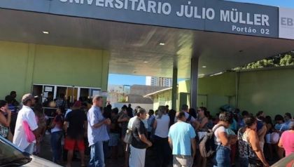 Governo sobe proposta de reajuste para grevistas e espera fim de paralisao no Hospital Julio Mller