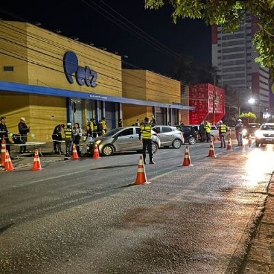 Fiscalizao prende seis motoristas alcoolizados na Miguel Sutil, em Cuiab