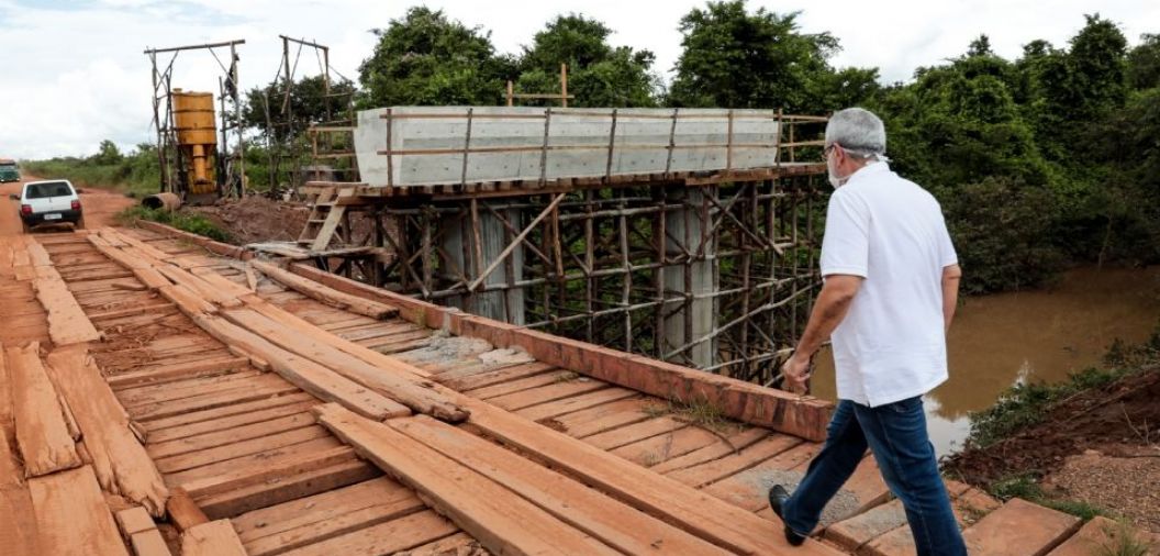 ''Nesta gestão fizemos mais pontes de concreto do que em 300 anos'', diz Padeiro