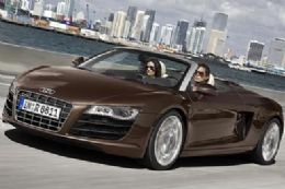 Audi mostra a verso conversvel do R8