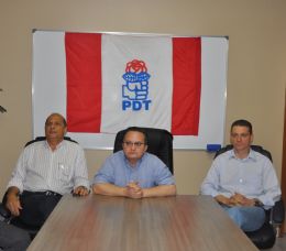 Deputado estadual Zeca Viana, senador Pedro Taques e o presidente do diretrio municipal da sigla em Rondonpolis, Carlos Vanzeli
