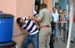 Homem  preso tentando roubar televiso da City Lar em Cuiab