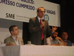 Prefeito de Cuiab, Wilson Santos (PSDB), anuncia concurso para Secretaria de Educao