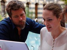 Brad Pitt e Angelina Jolie doam R$ 1,76 mi para o Haiti