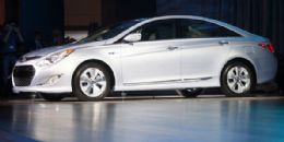 Hyundai revela Sonata hbrido no Salo de Nova York