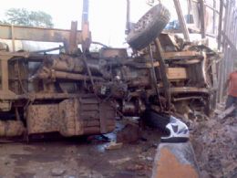 M sinalizao causa acidente com caminho tanque em Rondonpolis