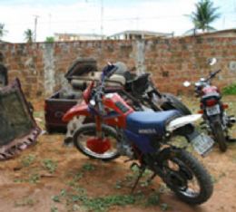 Moto roubada  localizada desmanchada em bairro de VG